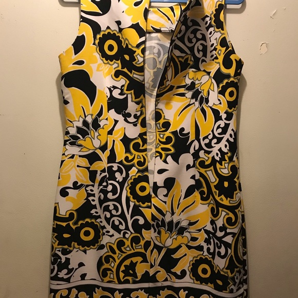 Woman’s dress - Picture 4 of 5